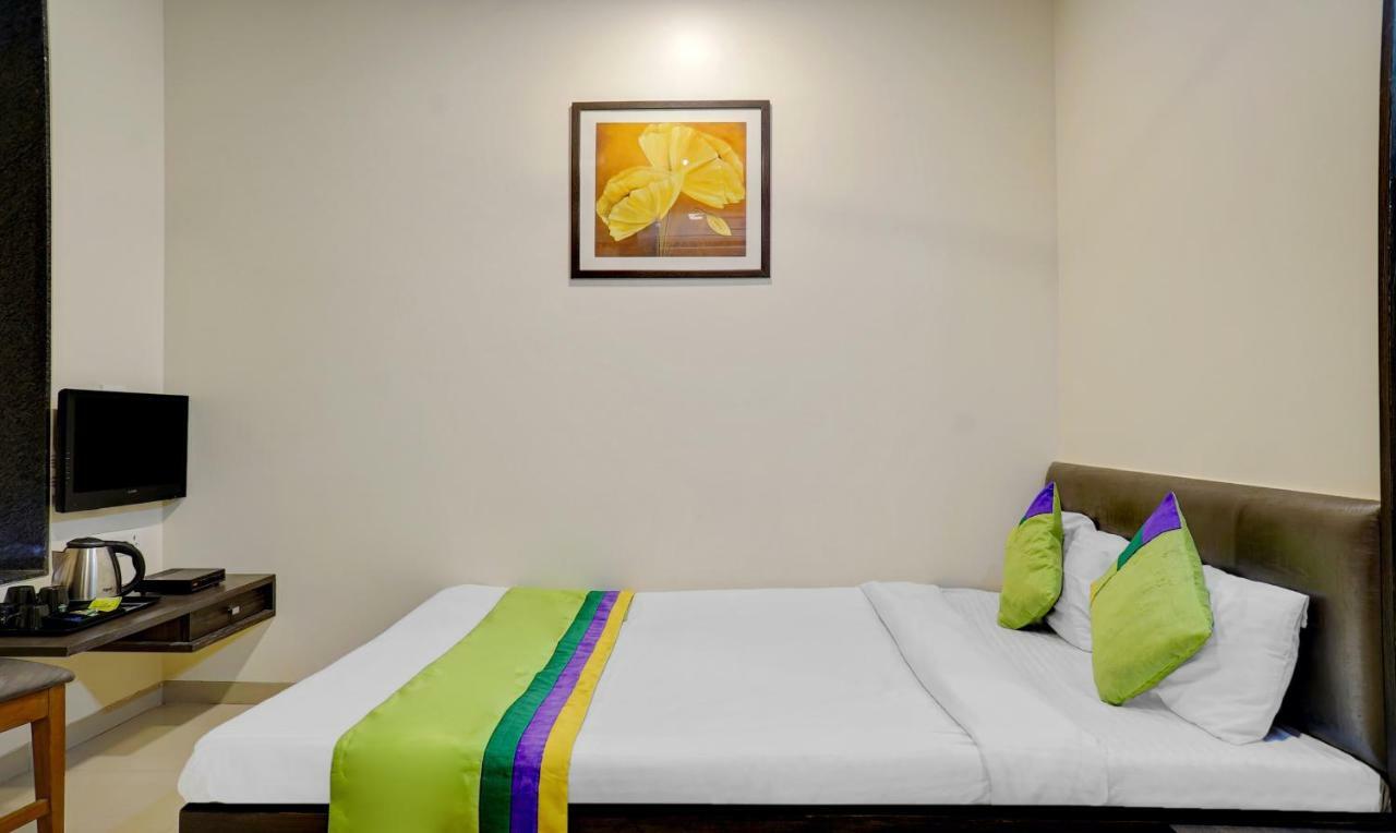 Treebo Bhagyashree Executive Hotel Mundhva Eksteriør billede